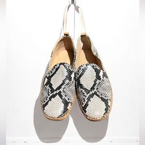 🌻NEW Veronica Beard Jaide Snake Embossed Leather Slip-On Loafer Flats Size 5.5